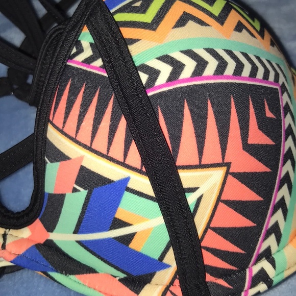 Never worn VICTORIA SECRET PINK patterned bikini - Picture 3 of 3